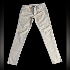 American Eagle Outfitters Corduroy Cream Mid-Rise Jegging. Size 6